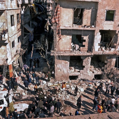Förödelse efter bombattentat i Aleppo 18.3.2012