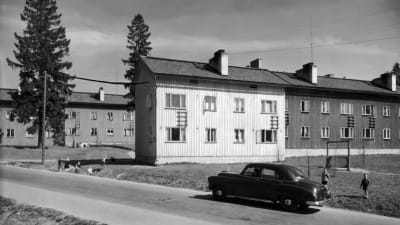 Bild på hus i Månsas. Tagen nångång under 1950-1959