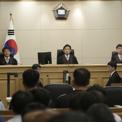 Appellationsdomstolen i Gwangju dömde den 28 april Sewol-färjans kapten till livstids fängelse.