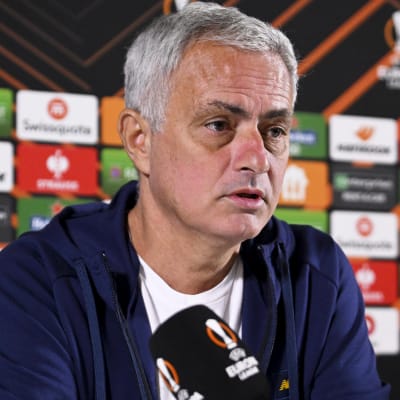 José Mourinho inför match mot HJK i Helsingfors.