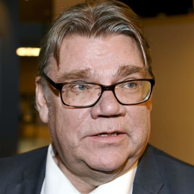 Sannfinländarnas avgående ordförande Timo Soini vid partifullmäktigemötet i Helsingfors den 11 mars 2017.