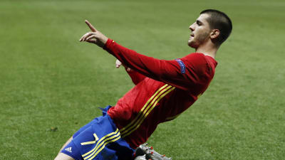 Alvaro Morata firar sitt 1–0-mål mot Turkiet.