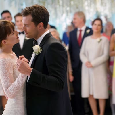 Dakota Johnson och Jamie Dornan i filmen Fifty Shades Freed