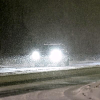 Lumisade ja huono ajokeli Vantaalla 17. tammikuuta 2023.