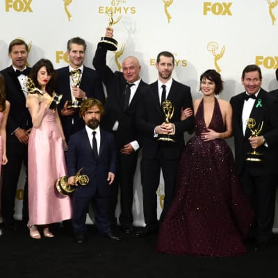 Game of Thrones-gänget firade titeln som största dramavinnaren.