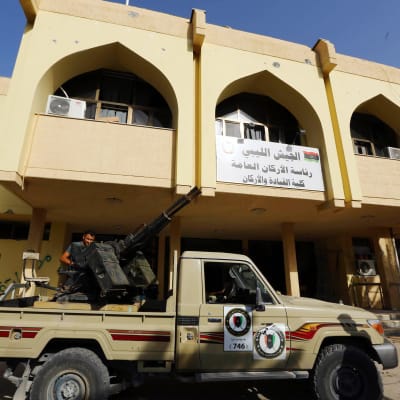 Den islamistiska milisen baserad i Misrata har intagit den internationella flygplatsen i Tripoli.