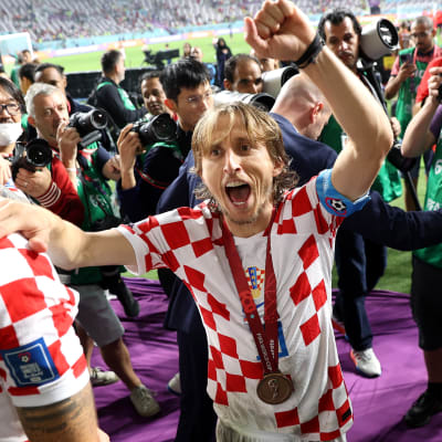 Luka Modric firar VM-brons.