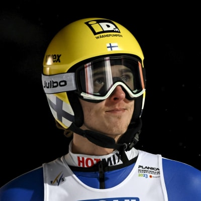 Niko Kytösaho ser bekymrad ut.