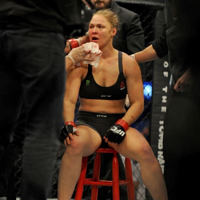 Ronda Rousey åkte på en förlust i sin trettonde match i UFC-karriären.
