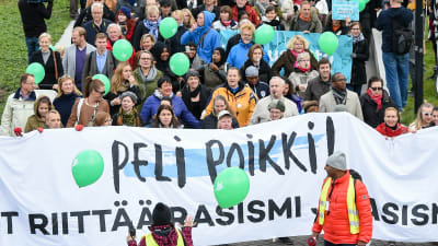 Antirasistisk demonstration i helsingfors.