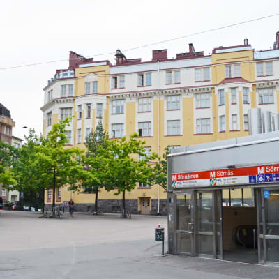 Vasaskvären i stadsdelen Åshöjden, här finns en öppning till Sörnäs metrostation