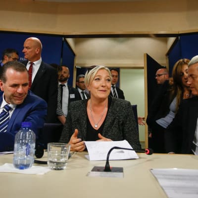 Europeiska ytterhögerledare under en presskonferens i EU-parlamentet 28.5.2014.