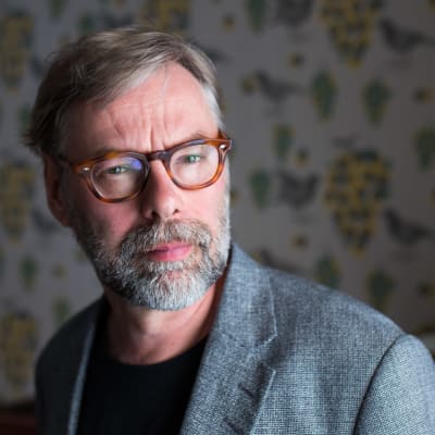 Mika Myllyaho työhuoneessaan.