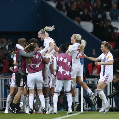 Lyon juhlii paikkaa naisten Mestarien liigan finaalissa.