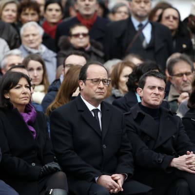 Ceremoni över terroroffer i Paris