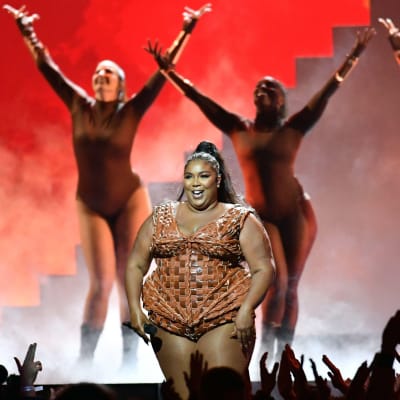 Lizzo lavalla.