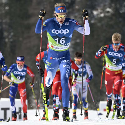 Iivo Niskanen åker skidor i VM 2023.