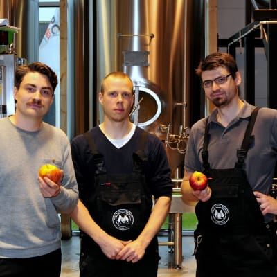 Bryggeri-vd Jura Mikkonen, bryggare Teemu Tapio och bryggarmästare Alexander Maier.