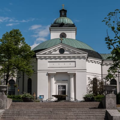 Hämeenlinnan kirkko torin kupeessa.