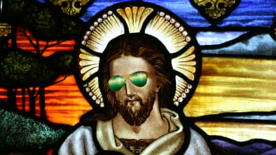 Jesus med gröna solglasögon.