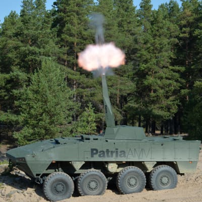 Kuvassa Patrian AMW ja Nemo-kranaatinheitinjärjestelmä