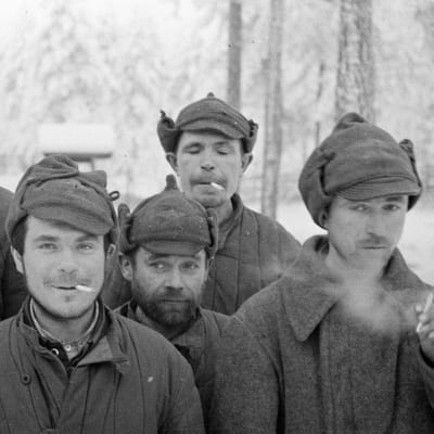 Venäläisiä sotavankeja Parikkalan sotavankileirillä (1939).