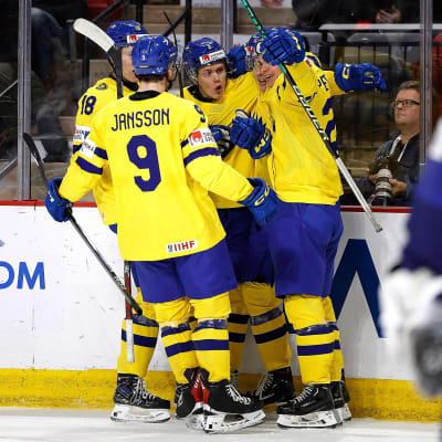 Sverige firar mål i junior-VM.