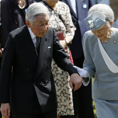 Kejsar Akihito ochj kejsarinnan Michiko på besök i Filippinerna i januari 2016.