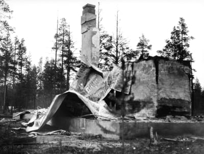 Ruiner av ett hus i Lapplandskriget, 1944
