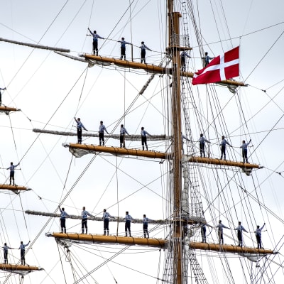 Besättnignen på det mexikanska skolfartyget Cuauhtemoc.