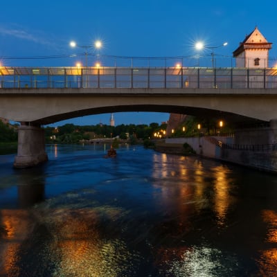 Bron över floden Narva i Narvas centrum.