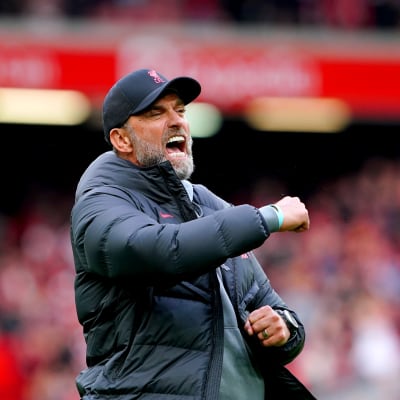 Jürgen Klopp tuulettaa Tottenham-voittoa.