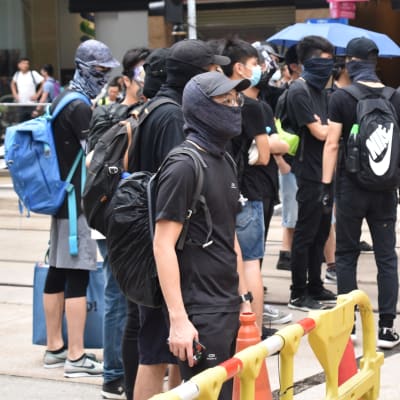 Hongkongs ledning beskyllde lärarförbundet för att sporra skolelever att delta i de antikinesiska demonstrationerna år 2019. Hundratals elever häktades och många åtalades för grova brott.