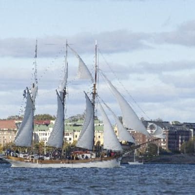 Perinnepurjelaiva Kathrina.