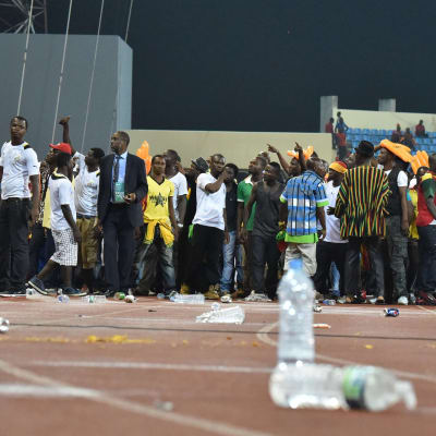 Läktarbråk under de afrikanska mästerskapen, semifinal Ghana-Ekvatorialguinea, 5.2.2015