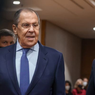 Ulkoministerit Lavrov ja Blinken.