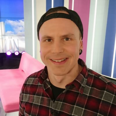 Paralympiavoittaja Matti Suur-Hamari Puoli seitsemän studiossa