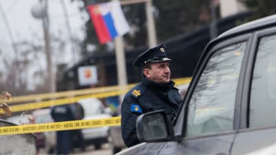 Polisavspärrning i Mitrovica där den kosovoserbiska politikern Oliver Ivanović mördades.