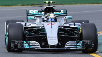 Valtteri Bottas kör sin Mercedes