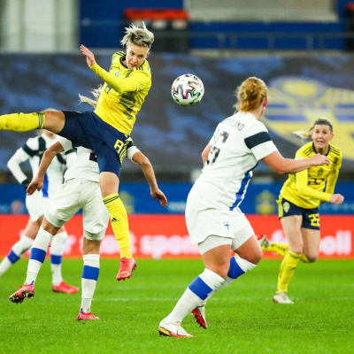 Suomi pelasi Ruotsia vastaan marraskuussa 2021.