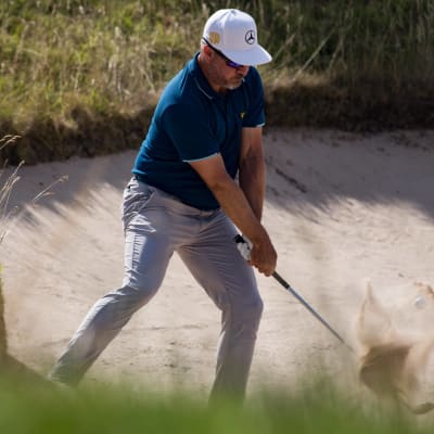 Golffari Mikko Korhonen lyö Walesin Newportissa Cazoo Openissa.