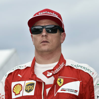 Kimi Räikkönen tycker solglasögon är helt okej.