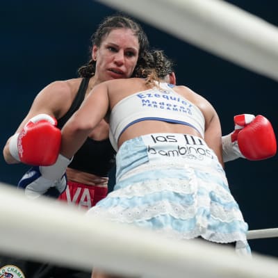 Eva Wahlström försvarade framgångsrikt sitt VM-bälte mot Anahi Ester Sanchez.
