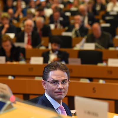 Jyrki Katainen grillades av EU-parlamentet den 7 oktober 2014.