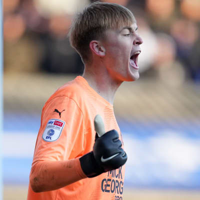 Lucas Bergström ropar i Peterborough.
