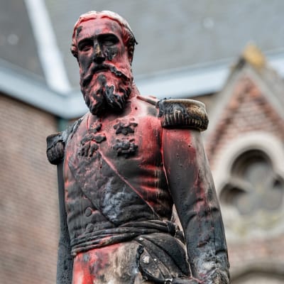 Staty av kung Leopold II i Antwerpen.  