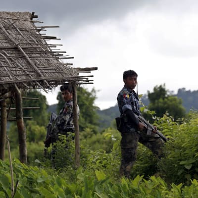 Armén medger för första gången att soldater har gjort sig skyldiga till massakrer på rohingyamuslimer i Rakhinestaten i västra Burma
