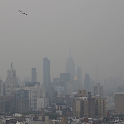 New Yorkissa ilma oli tiistaina täynnä Kanadan metsäpaloista levinnyttä savua.