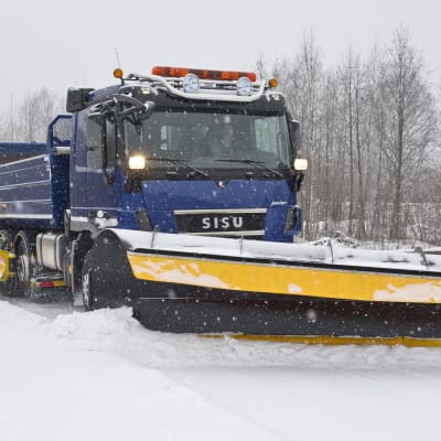 Sisus nya bil för vägunderhåll Sisu Works (2012).
