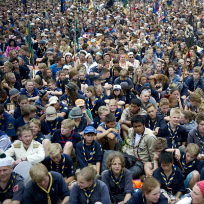 Tusentals scouter på samma bild, från scoutläger i Tyskland 2013.